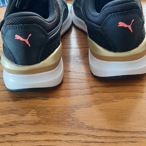 Ladies Puma Sneakers - Picture 9 of 10